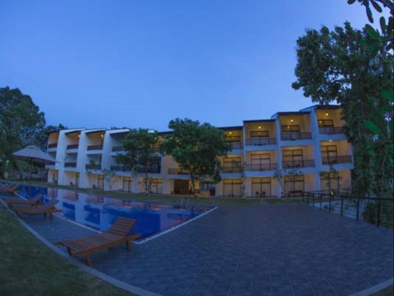 Grand Tamarind Lake カタラガマ エクステリア 写真